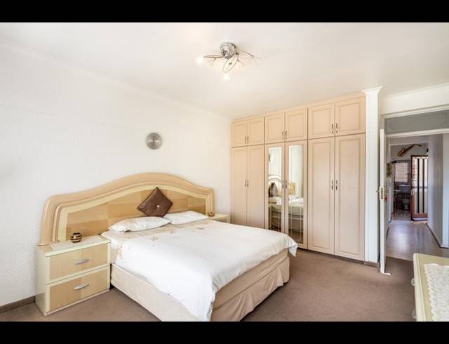 3 BEDROOM APARTMENT FOR SALE IN PLUMSTEAD